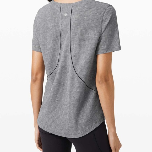 lululemon athletica Tops - Lululemon Long Distance Short Sleeve Women Size 6
